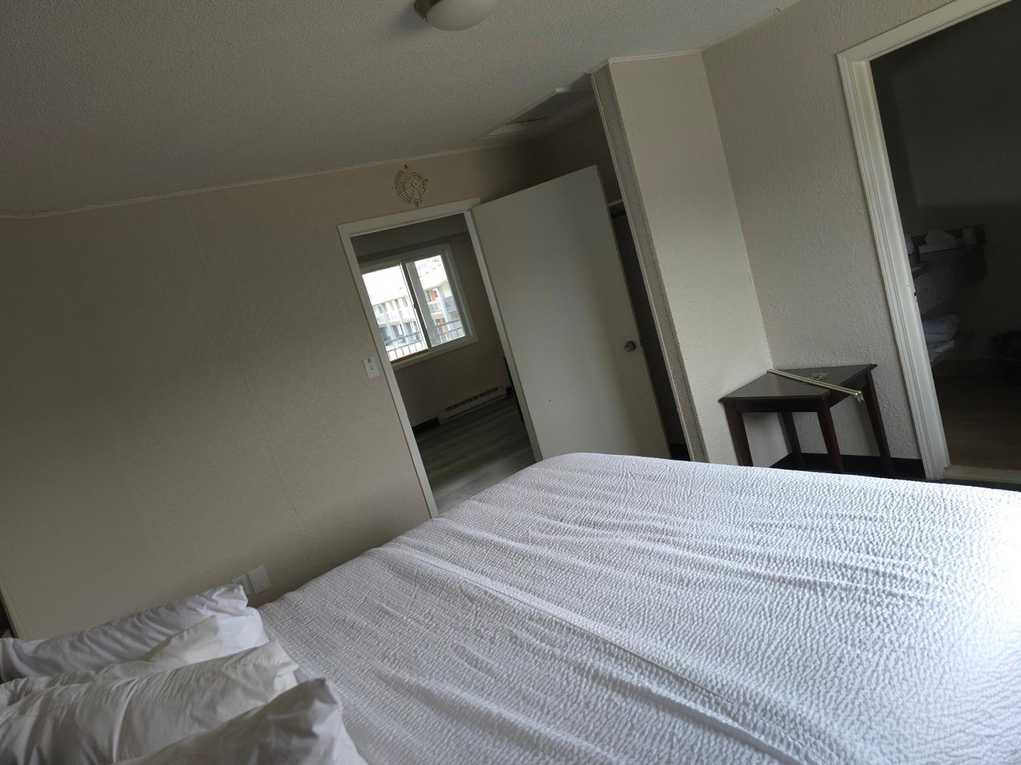 Days Inn And Suites By Wyndham Port Huron Buitenkant foto