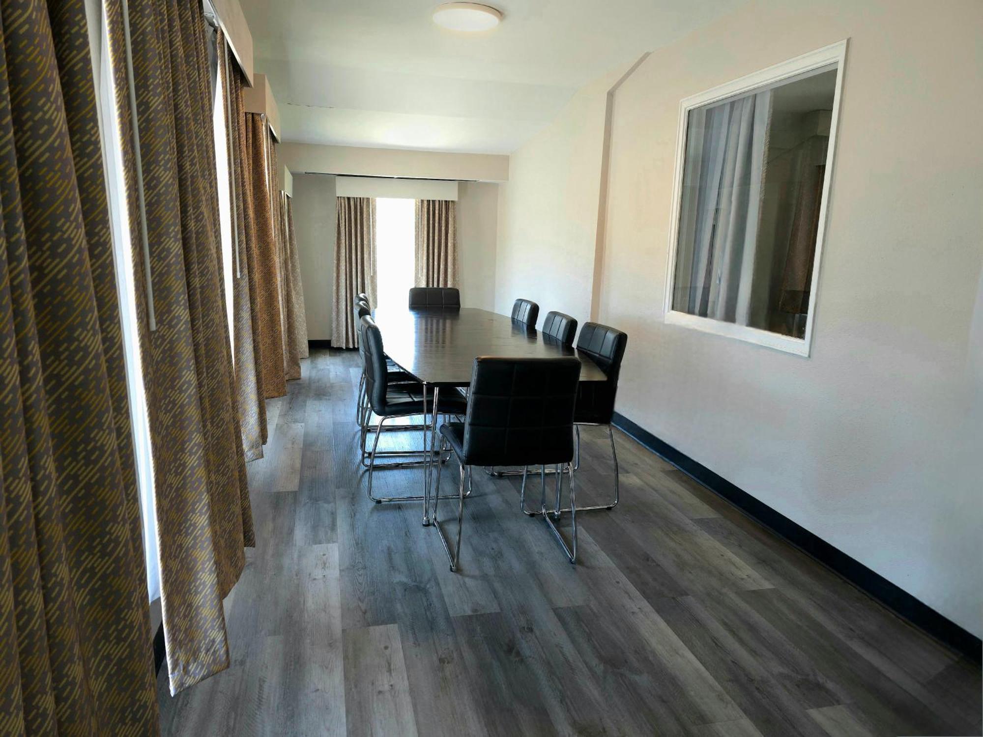 Days Inn And Suites By Wyndham Port Huron Buitenkant foto