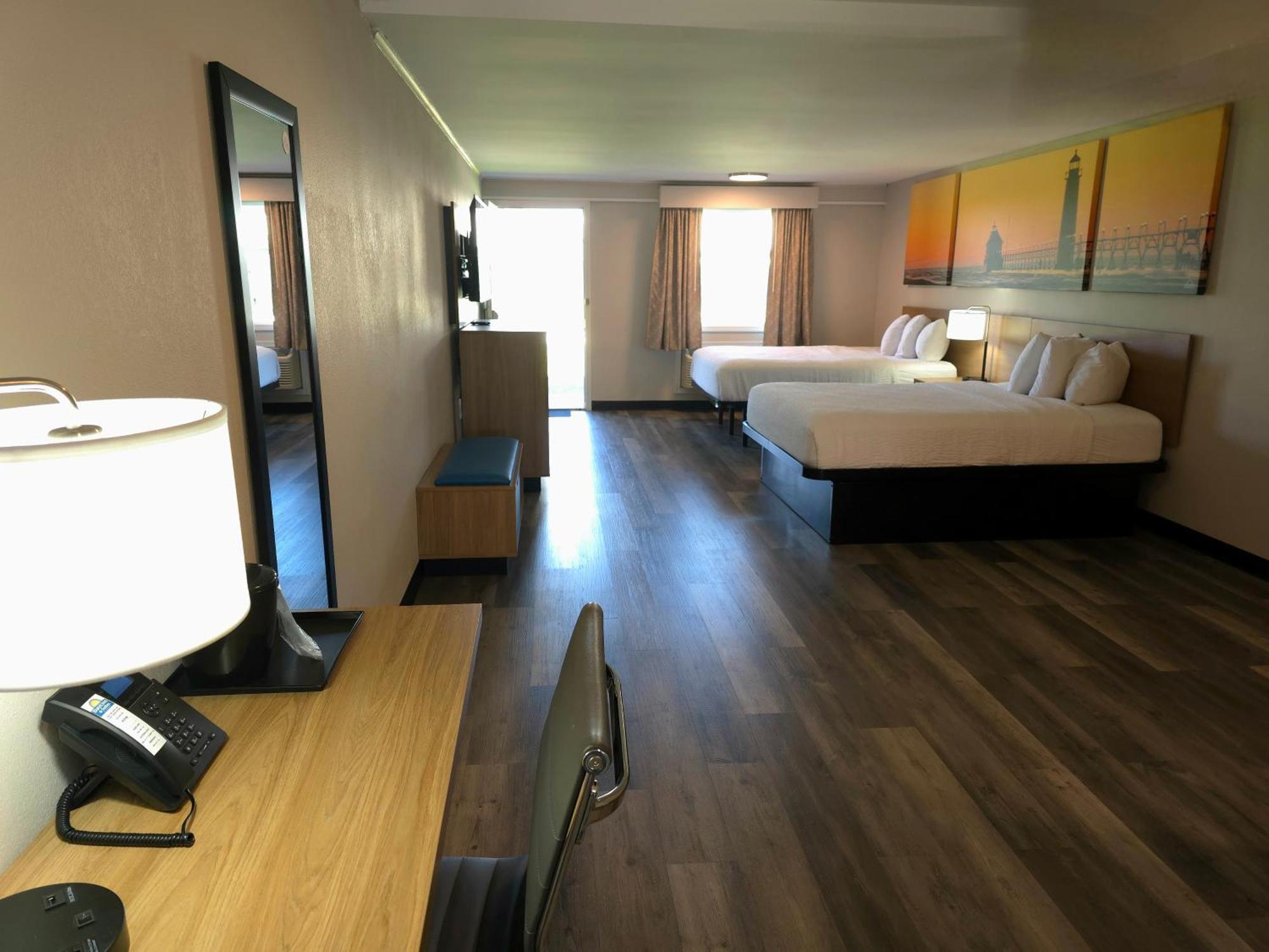 Days Inn And Suites By Wyndham Port Huron Buitenkant foto
